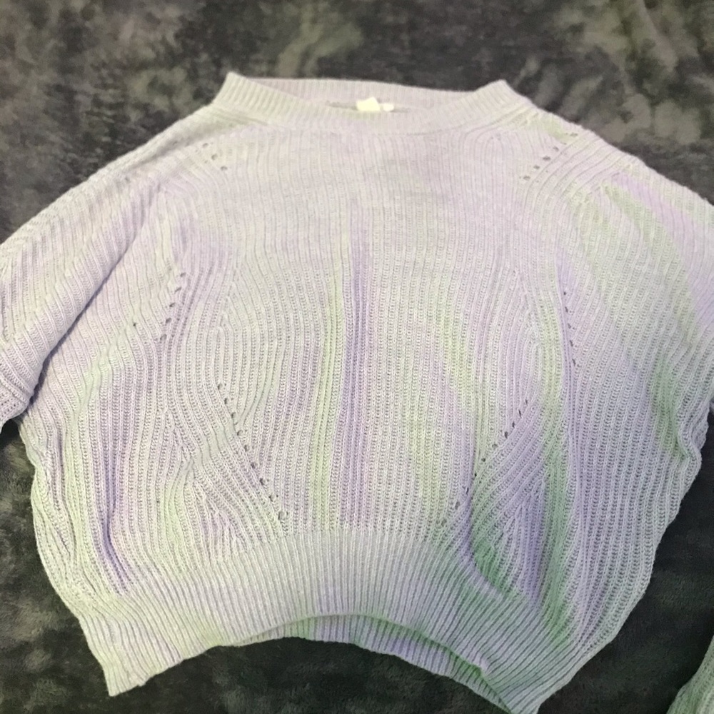 knitted light purple long sleeve shirt.